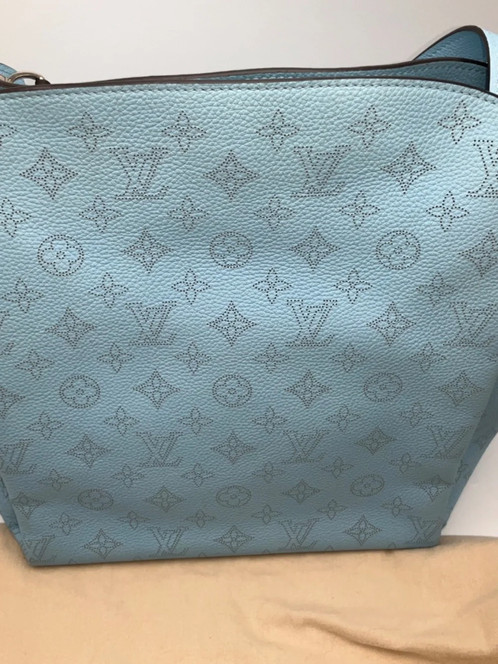 Louis Vuitton Ice Blue Mahina Leather Babylone PM 2 way